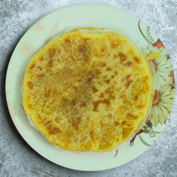 Paruppu Poli (Sweet Dal Stuffed Flatbread)
